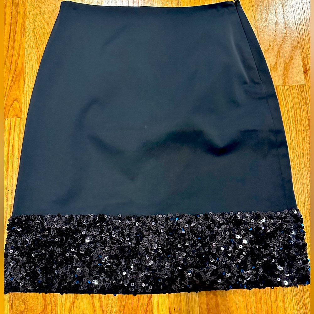 🎉HP🎉 NWT Talbots Sequined Hem Skirt